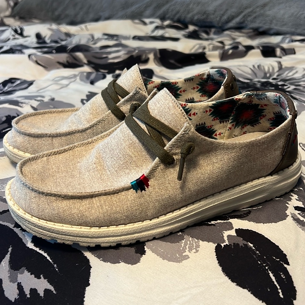 Women’s size 9 Aztec HeyDudes